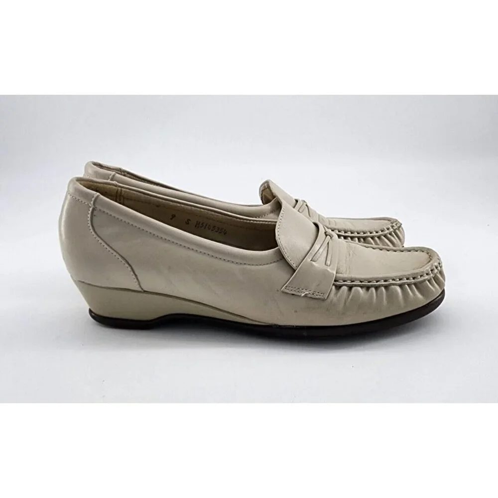 SAS Women's‎ Easier Bone Moc Toe Loafer Slip On Tripad Comfort Shoes Size 9 S